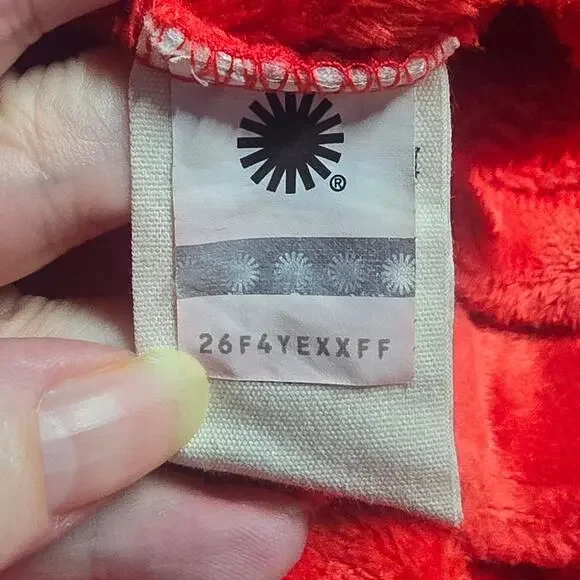 UGG Christmas Ribbon Red Miranda plush hooded robe with belt tie size M - Picture 9 of 10